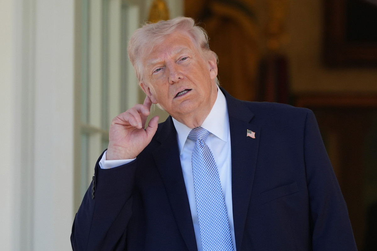 Trumpi ka një paralajmërim për vendet që e furnizojnë Iranin me armë