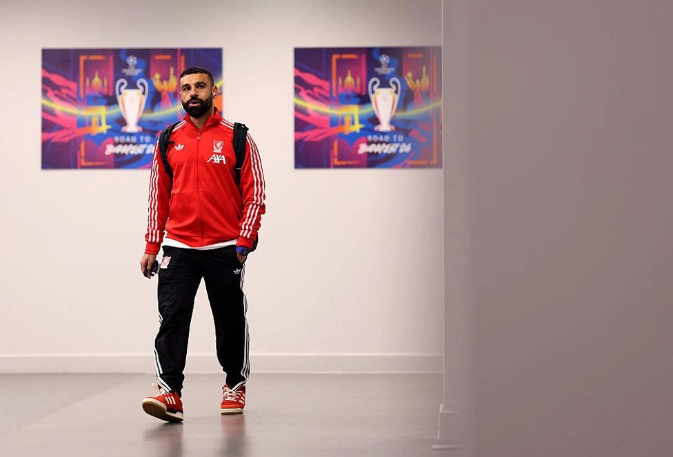 Isak starton  Salah mbetet në stol