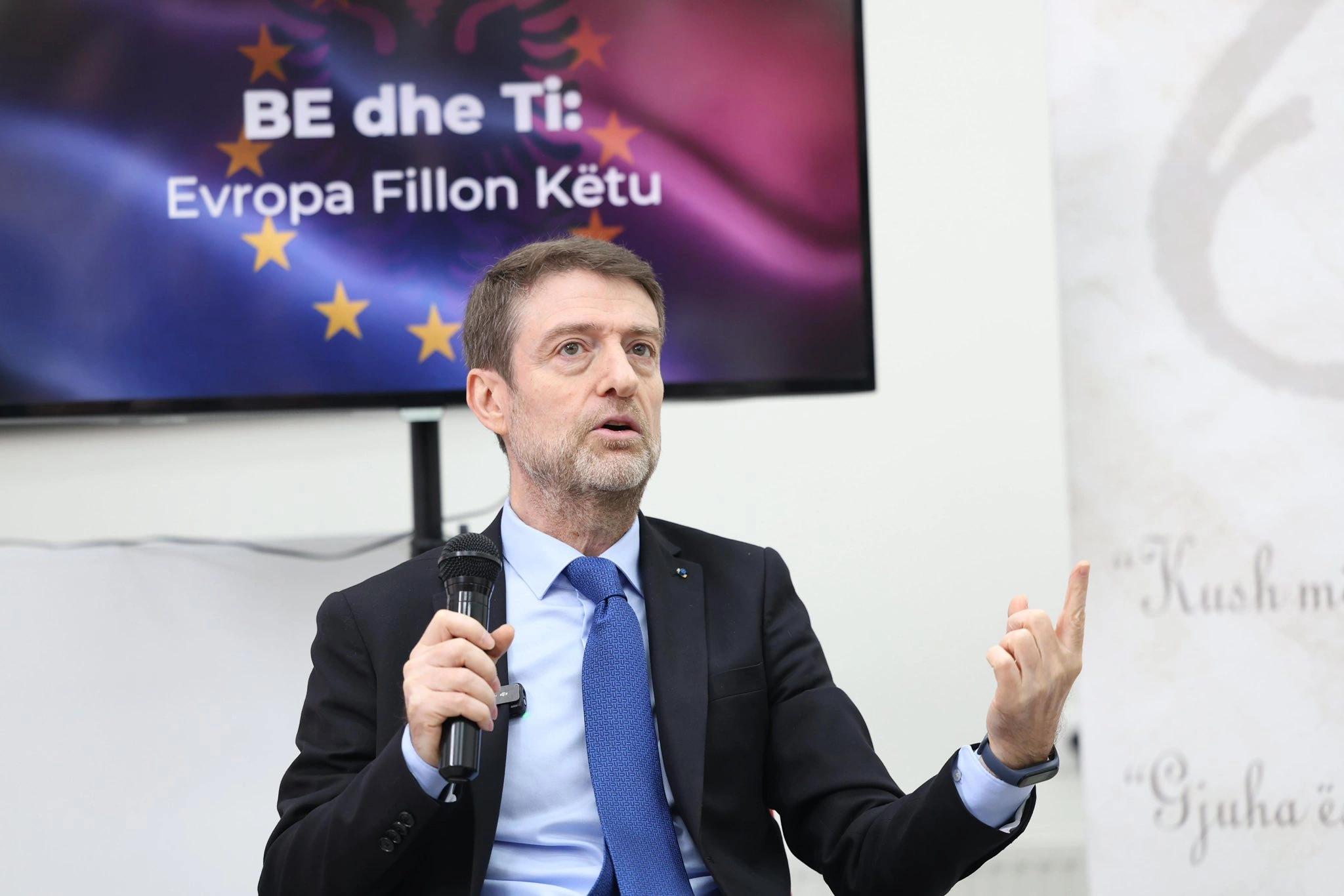 Ministri i Jashtëm i Shqipërisë, Ferit Hoxha