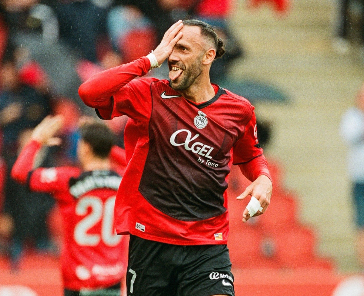 as-muriqi-u-shkakton-kokedhembje-te-gjithe-trajnereve-te-ekipeve-me-te-cilat-luan-mallorca