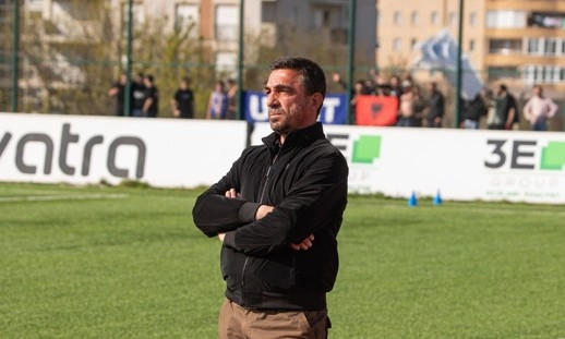 Dhjetë klubet e Superligës u udhëhoqën nga 23 trajnerë  i 24 ti në ardhje