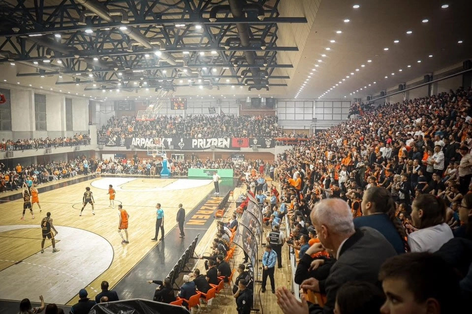 Trepça e Bashkimi i bashkohen plejofit si favoritë