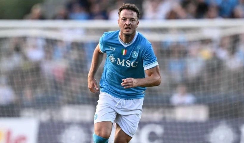 Napoli duket ndryshe me Rrahmanin në fushë