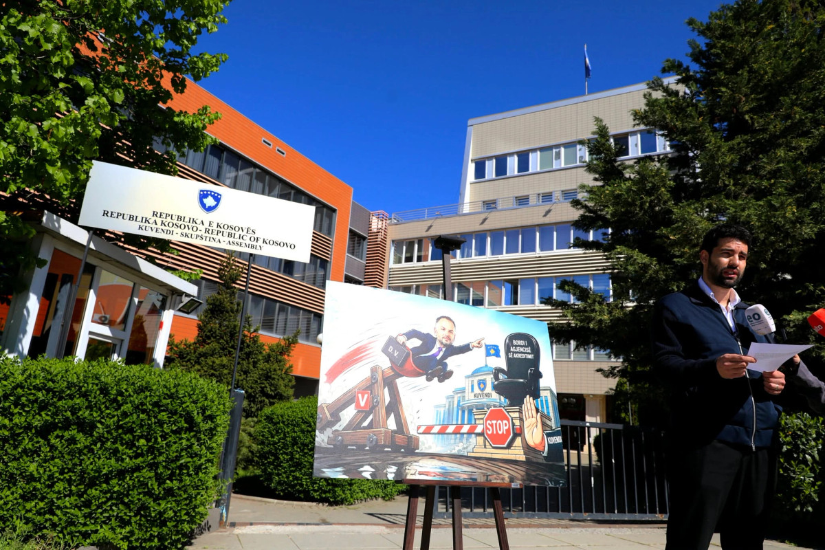 ORCA me aksion simbolik para Kuvendit  Kërkon të mbrohet pavarësia e Agjencisë për Akreditim