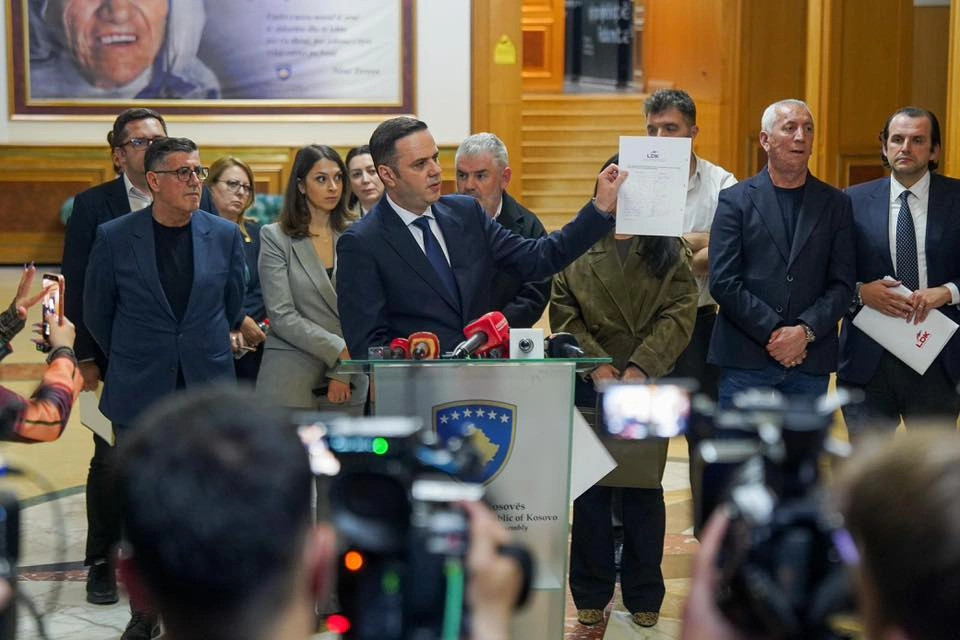 Abdixhiku tregon 15 nënshkrimet e deputetëve të LDK së për propozimin e kësaj partie për president