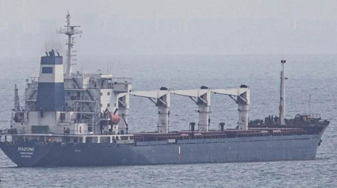 Izraeli kthen mbrapsht anijen me grurë për të cilin Ukraina tha se i është vjedhur nga Rusia