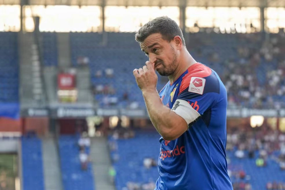 Shaqiri humb magjinë nën drejtimin e Lichtsteinerit