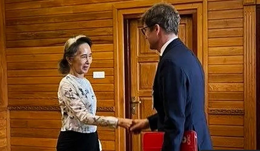 Aung San Suu Kyi