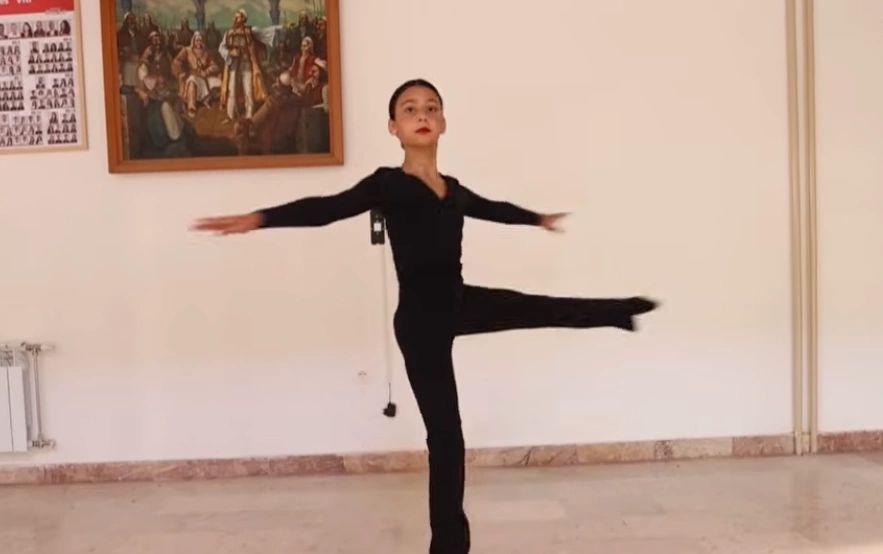11 vjeçarja shqiptare që synon majën e baletit botëror