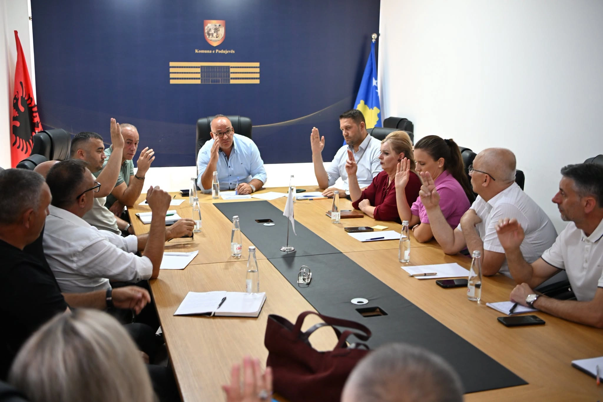 Podujevo atık sorunu nedeniyle olağanüstü hal ilan etti.