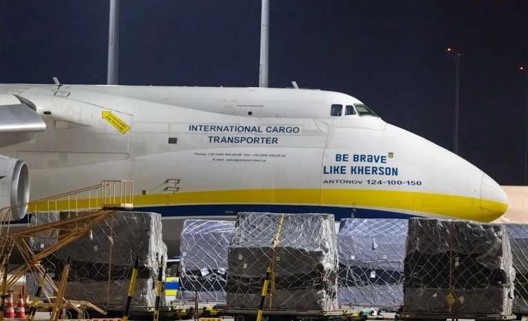 Alarm am deutschen Flughafen: Drohne mit Sprengstoff nähert sich ukrainischem Flugzeug, Flugbetrieb eingestellt