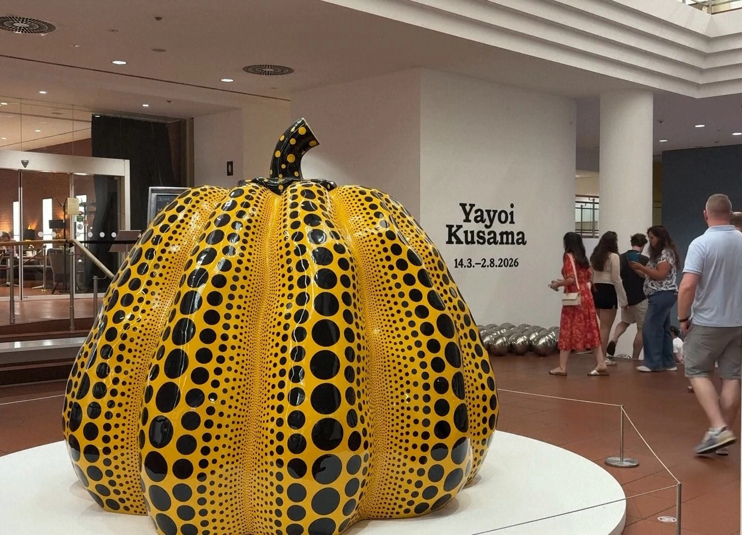Magjia e pafundësisë – Yayoi Kusama thyen rekordet