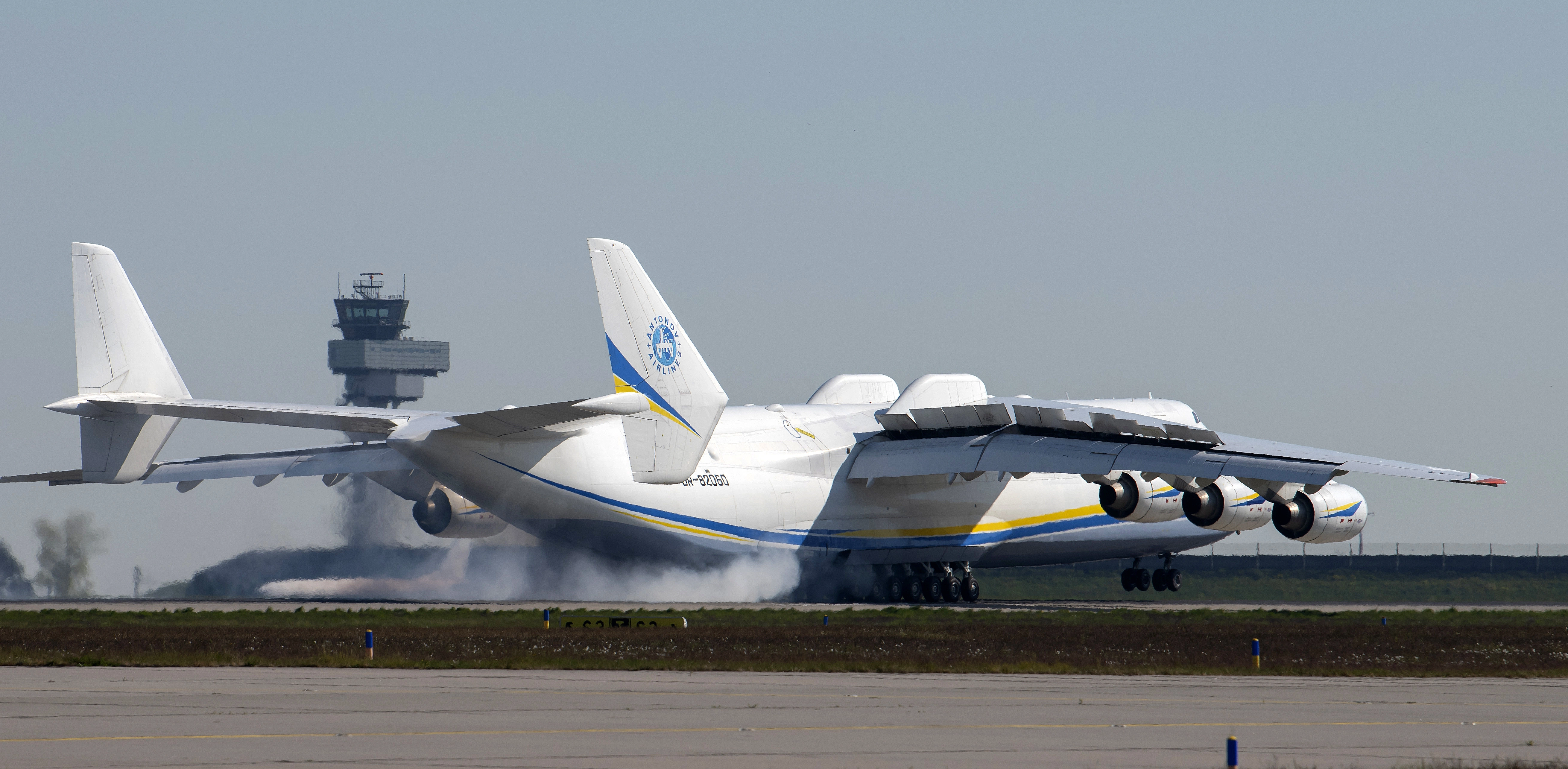Deutschland betrachtet Drohne mit Sprengstoff an seinem Flughafen als „neue Gefahrenstufe“.