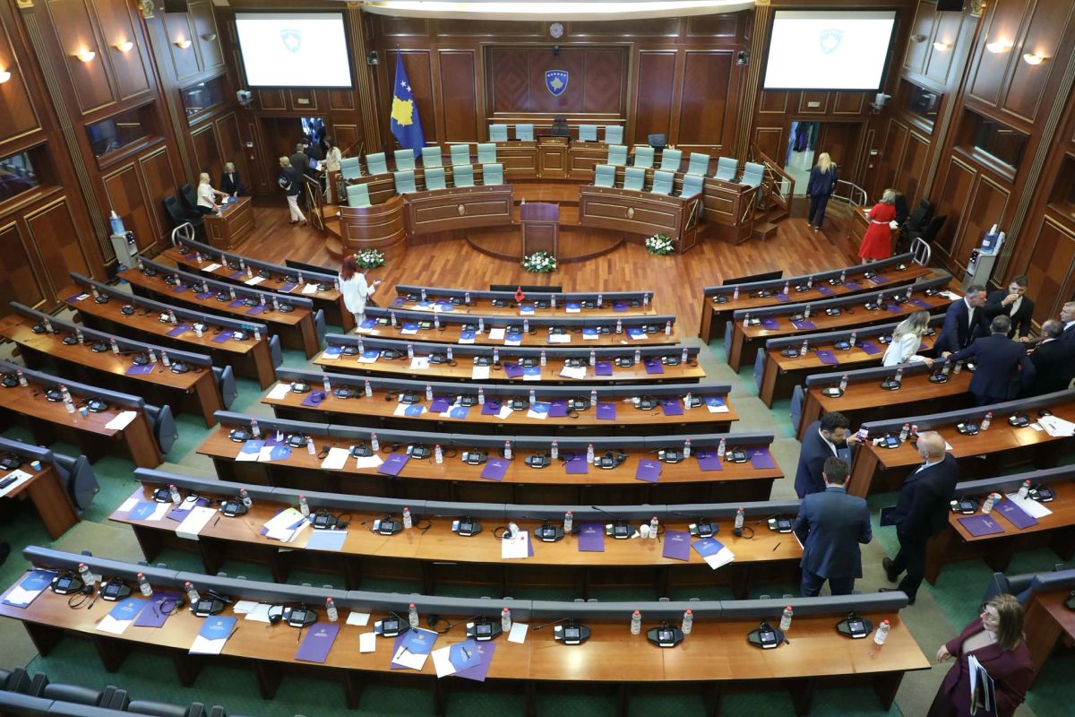 PDK-ja, LDK-ja e Aleanca në Kuvend, kërkojnë të mbahet sonte seanca