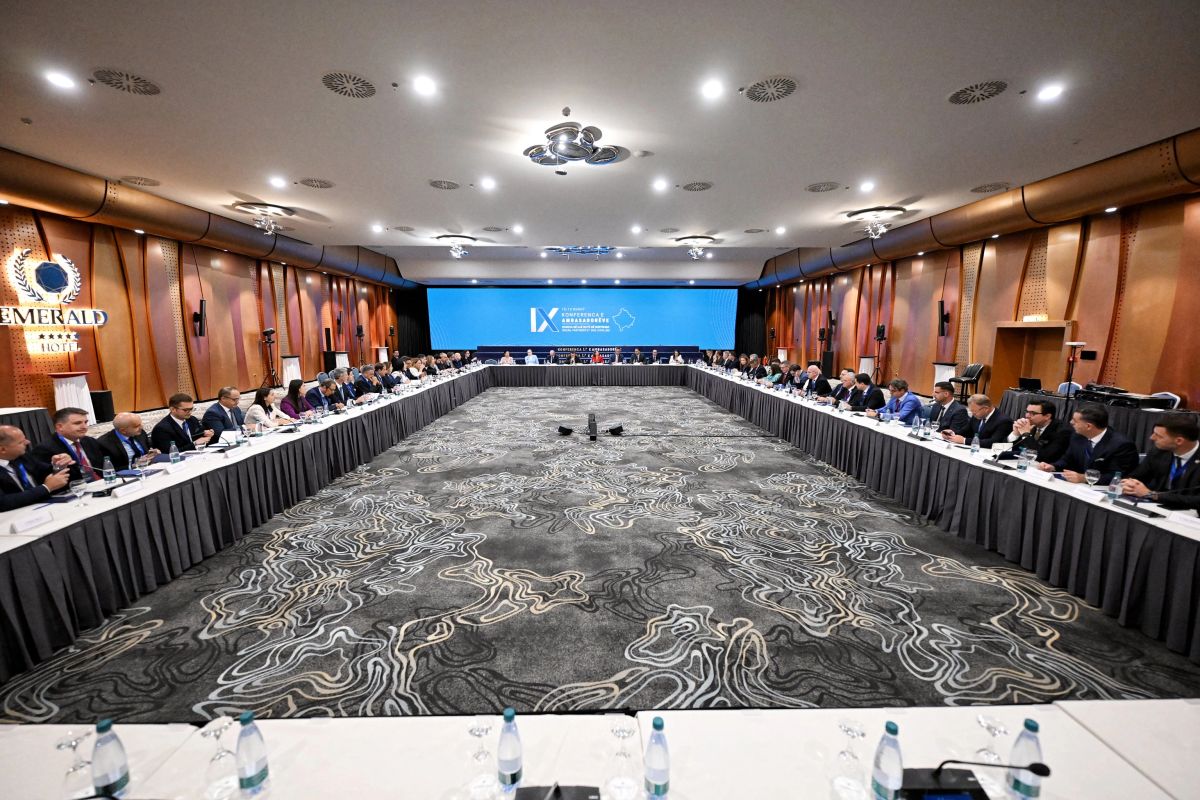 Kërcënimet e Serbisë e narrativat e rrejshme, betejat e diplomatëve