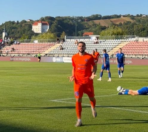 Tusha shënon golin e parë në Slloveni