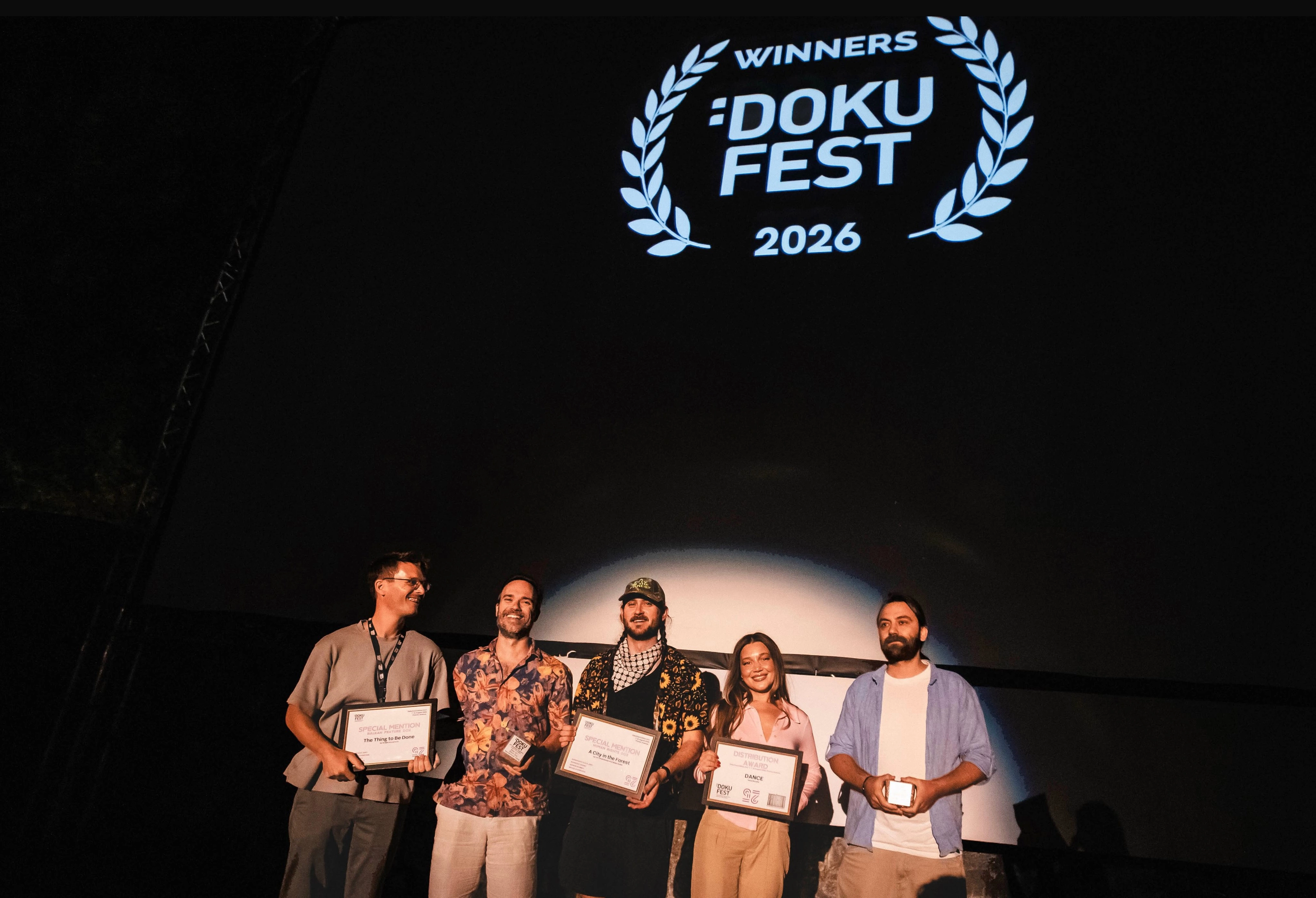 Ceremonia e ndarjes së çmimeve shërbeu edhe për të kujtuar se “DokuFest” ka histori të gjatë frymëzimi e rezistence (Foto: DokuFest)