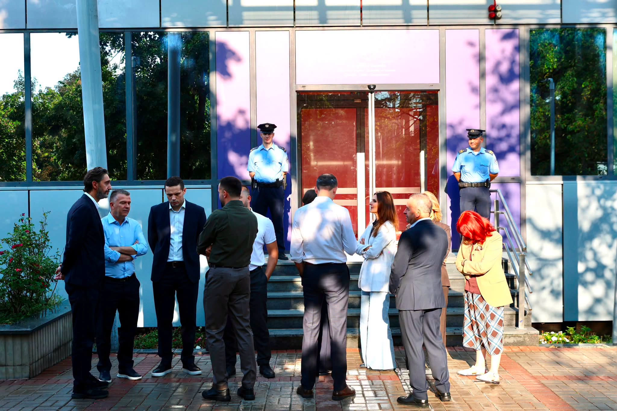 PDK-ja mblidhet sërish para Qeverisë, e akuzon Kurtin se po e mban peng shtetin