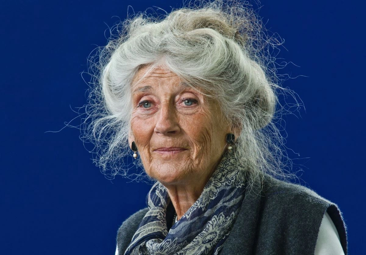 Phyllida Law