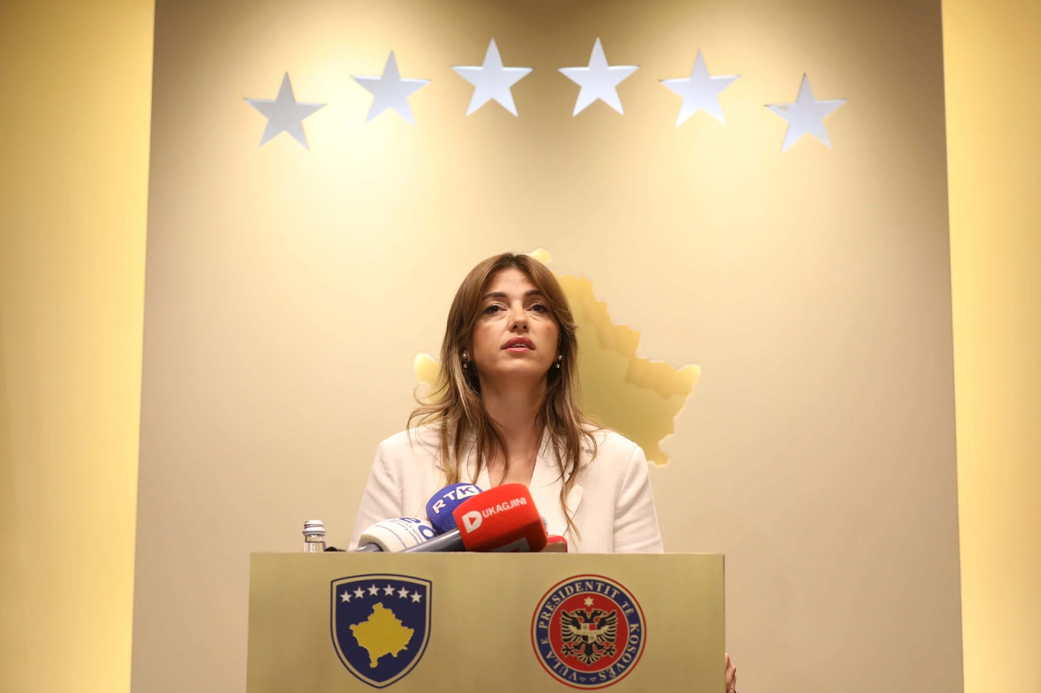 Ushtruesja e detyrës së presidentit, Albulena Haxhiu