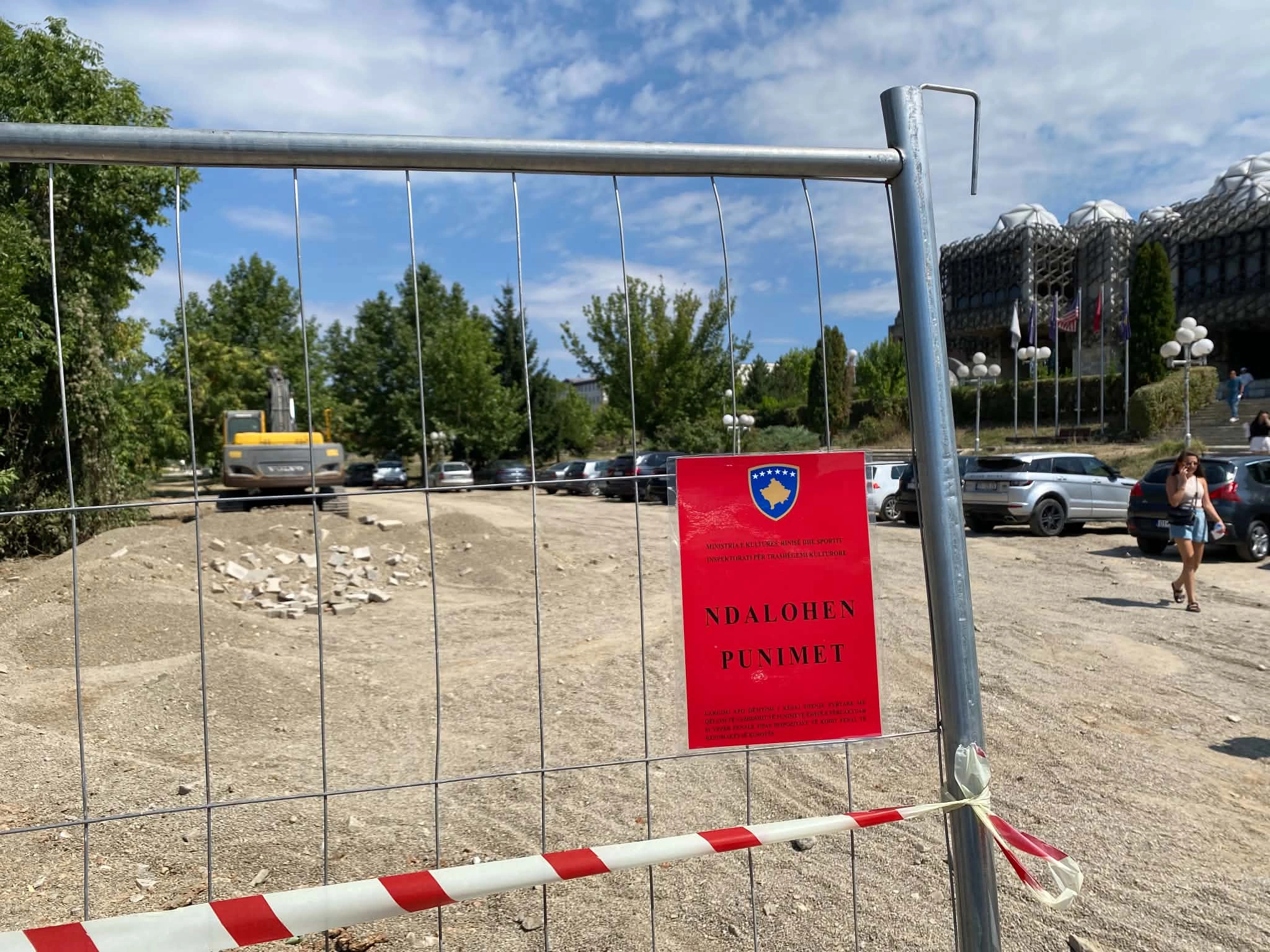 Në emër të rregullimit të hapësirave publike, Komuna ka bërë shkelje të njëpasnjëshme dhe pasojat ligjore për këtë deri me tash janë të padukshme.