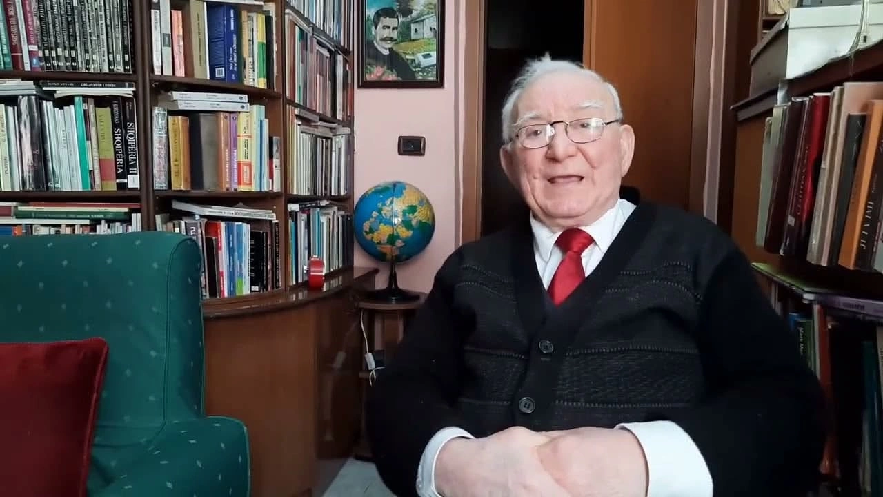 Njoftimi për vdekjen e akademikut emeritus, Mark Tirta, është dhënë nga Akademia e Shkencave e Shqipërisë. E ka vlerësuar si një prej studiuesve më të shquar të etnologjisë dhe antropologjisë shqiptare