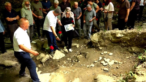 Familjarët e “grupit të intelektualëve”: Lehtësim që të kemi ku t’i vendosim lulet