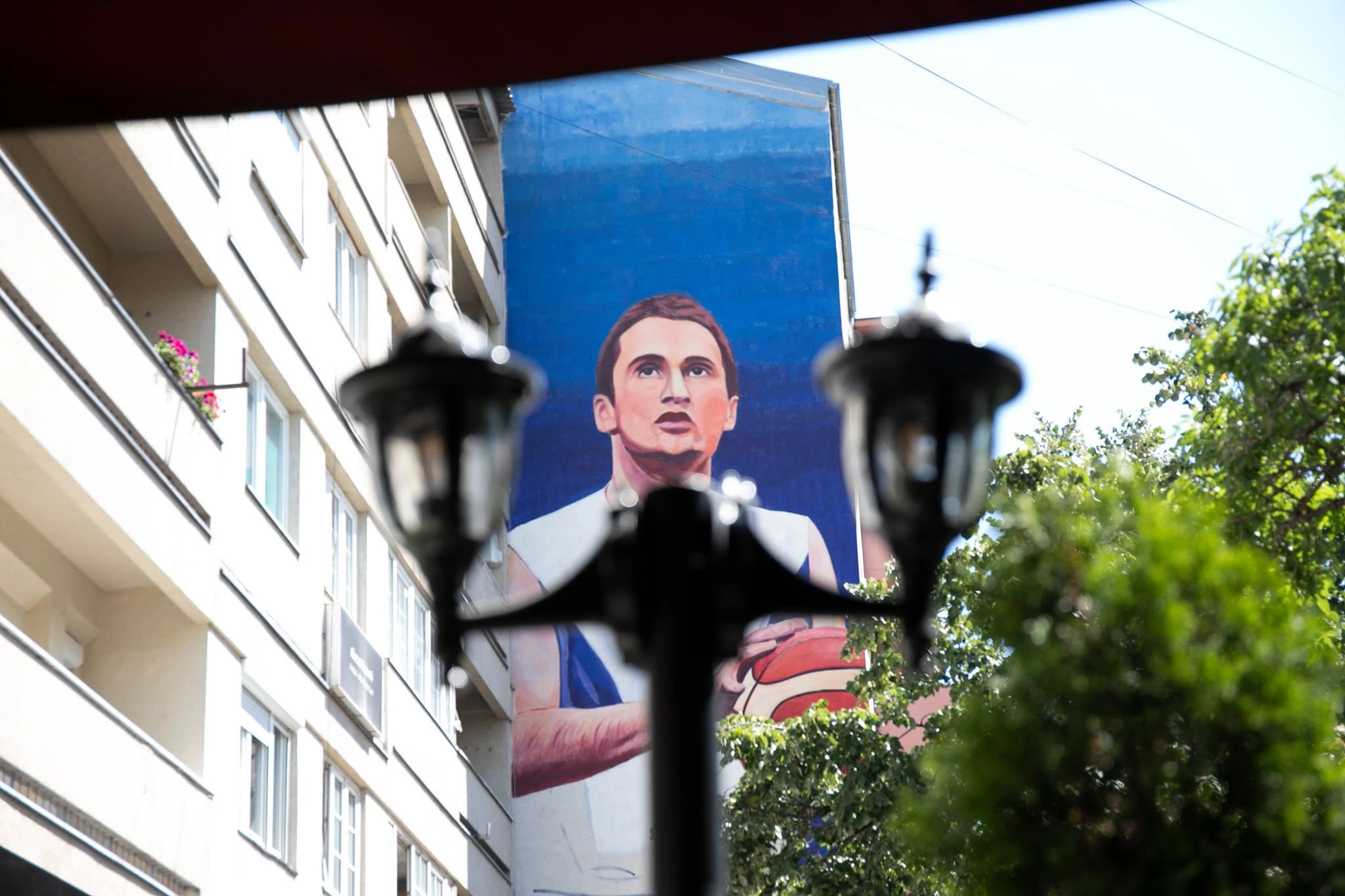 Edmond Azemi - mural
