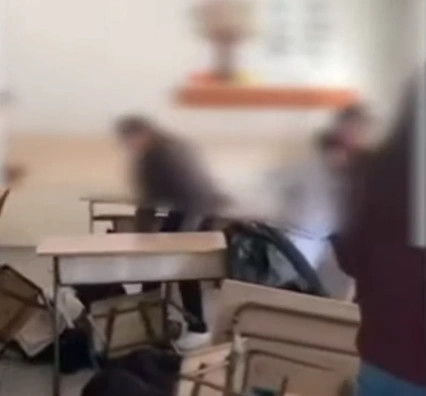 Nxënës 13 vjeçarë demolojnë klasën në Gjilan  alarm për shtim të rasteve të dhunës