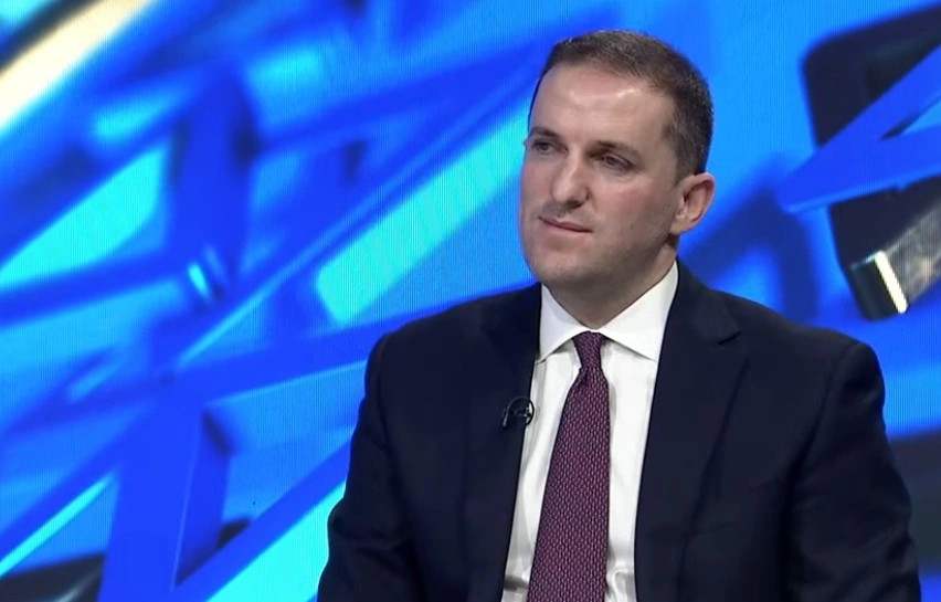 Fetahu  Vetëvendosje është e fundit që mund të flasë për Kushtetutën