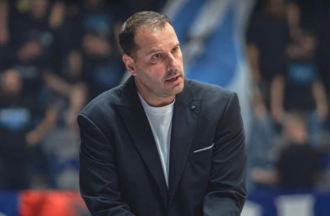 Prishtina ndan rrugët me trajnerin grek