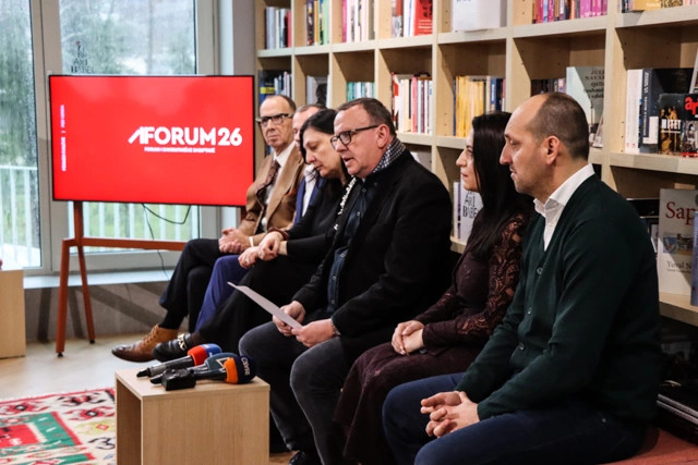 forum-26-me-shqipen-e-perbashket-kunder-politikes-qe-injoron-letersine