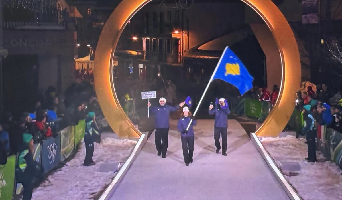 Skitarët e Kosovës parakalojnë në ceremoninë e Olimpiadës dimërore
