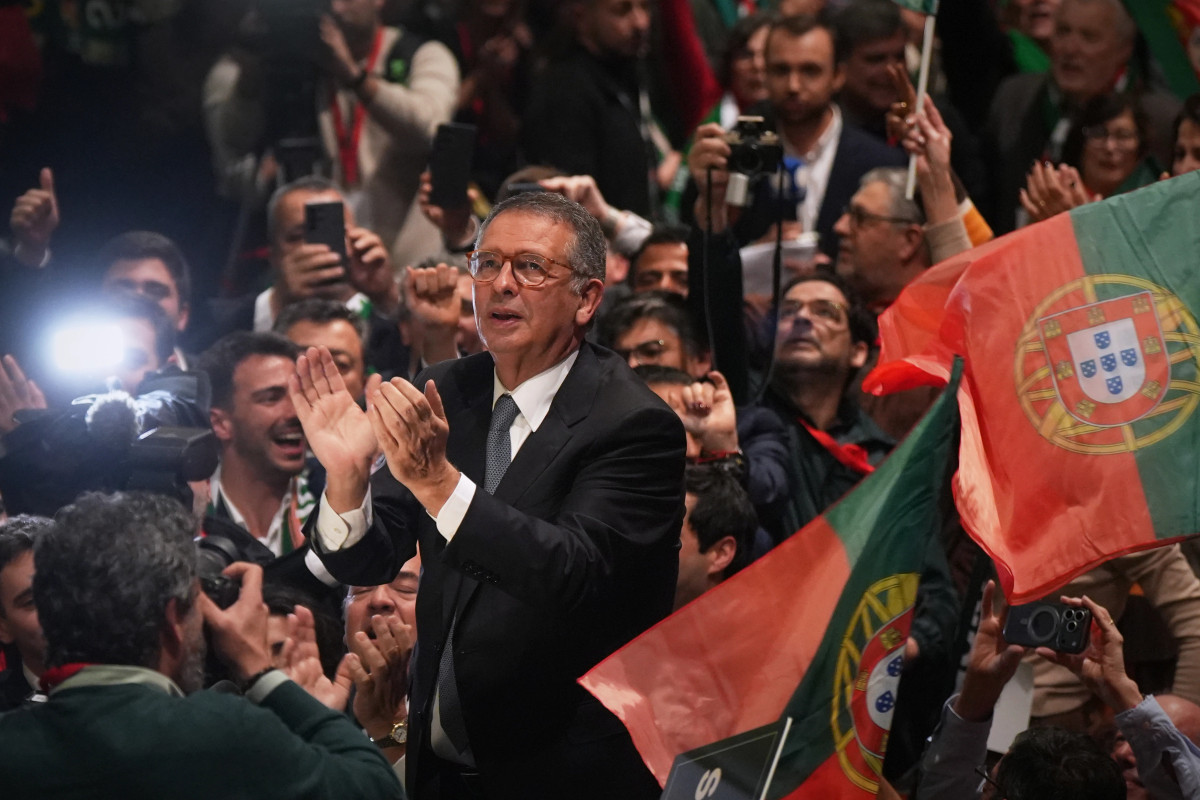 Portugalia zgjedh socialistin si president  rivali i tij i ekstremit të djathtë merr rekord votash