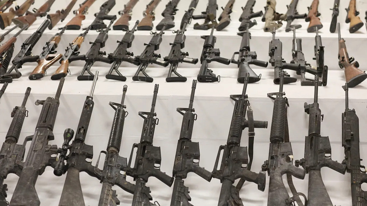 A duhet BE ja ta rrisë industrinë e saj të armëve apo ta rregullojë atë më shumë