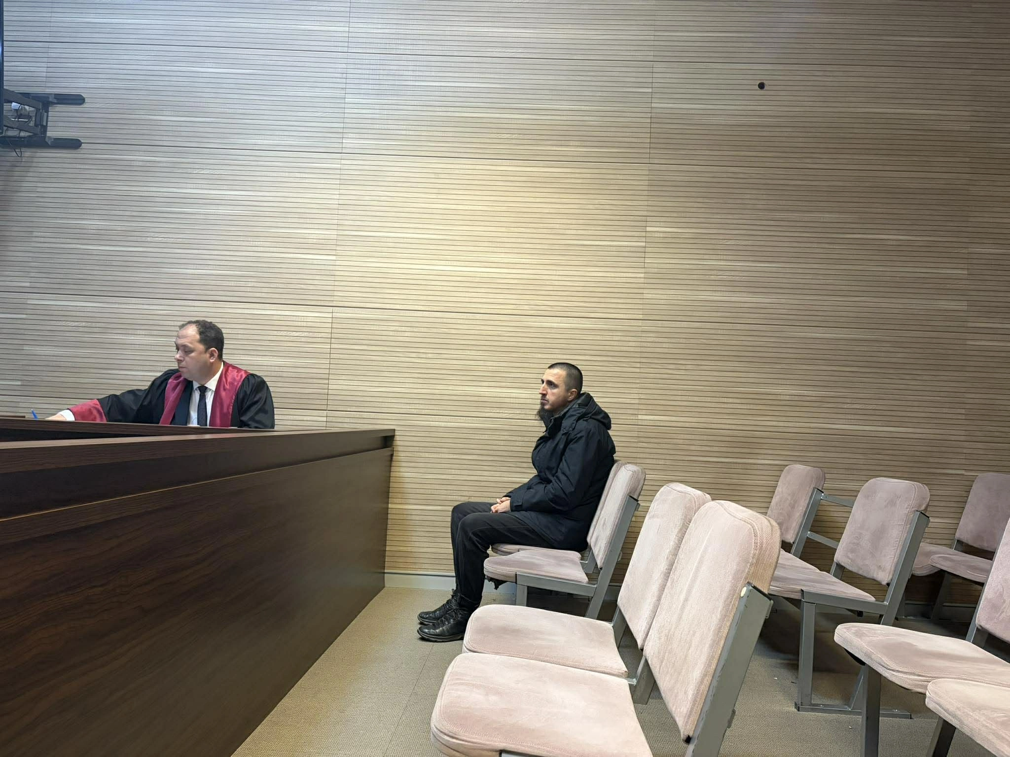 Mësuesi në Gjykatë