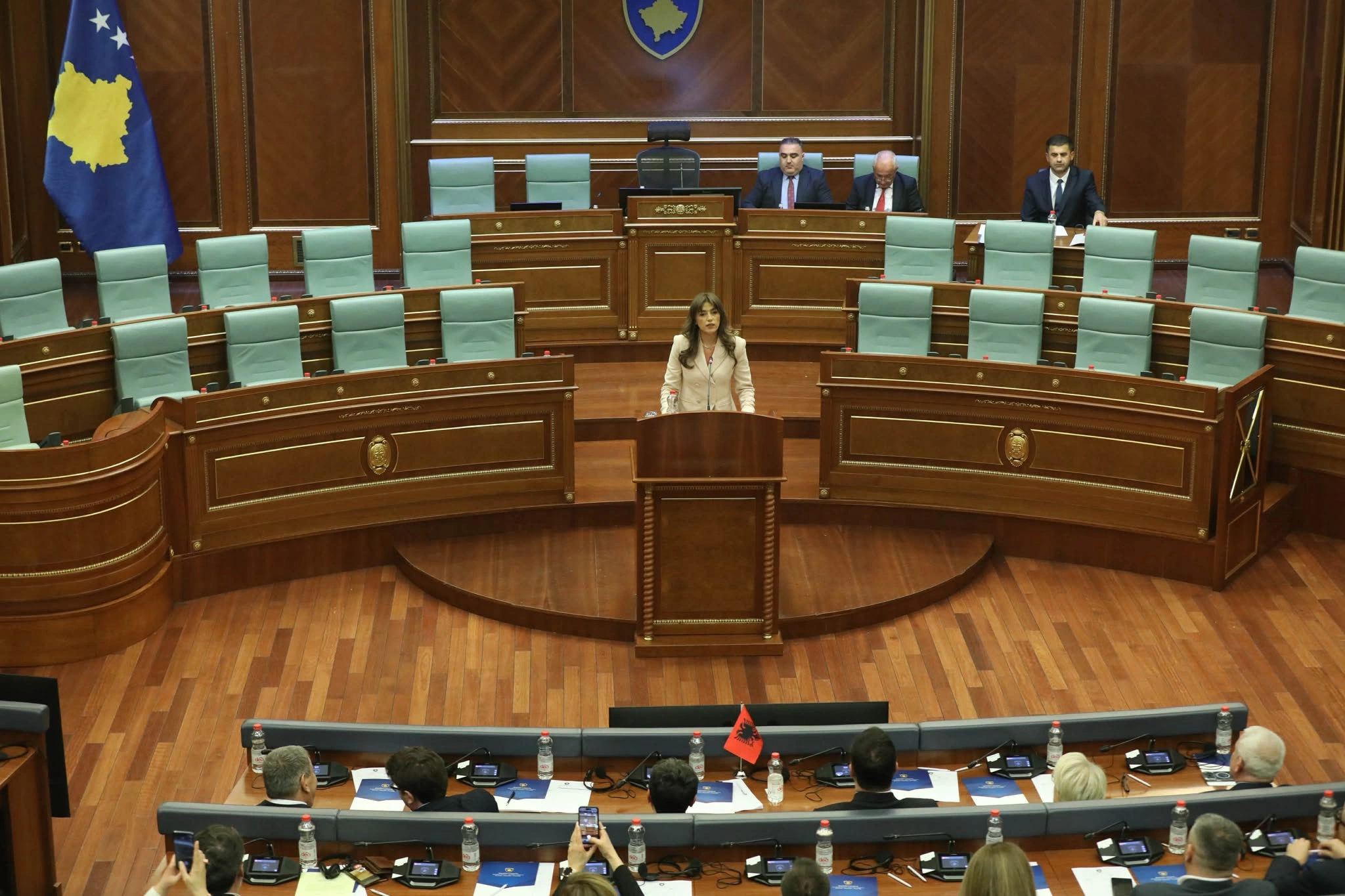 Kryeparlamentarja Haxhiu