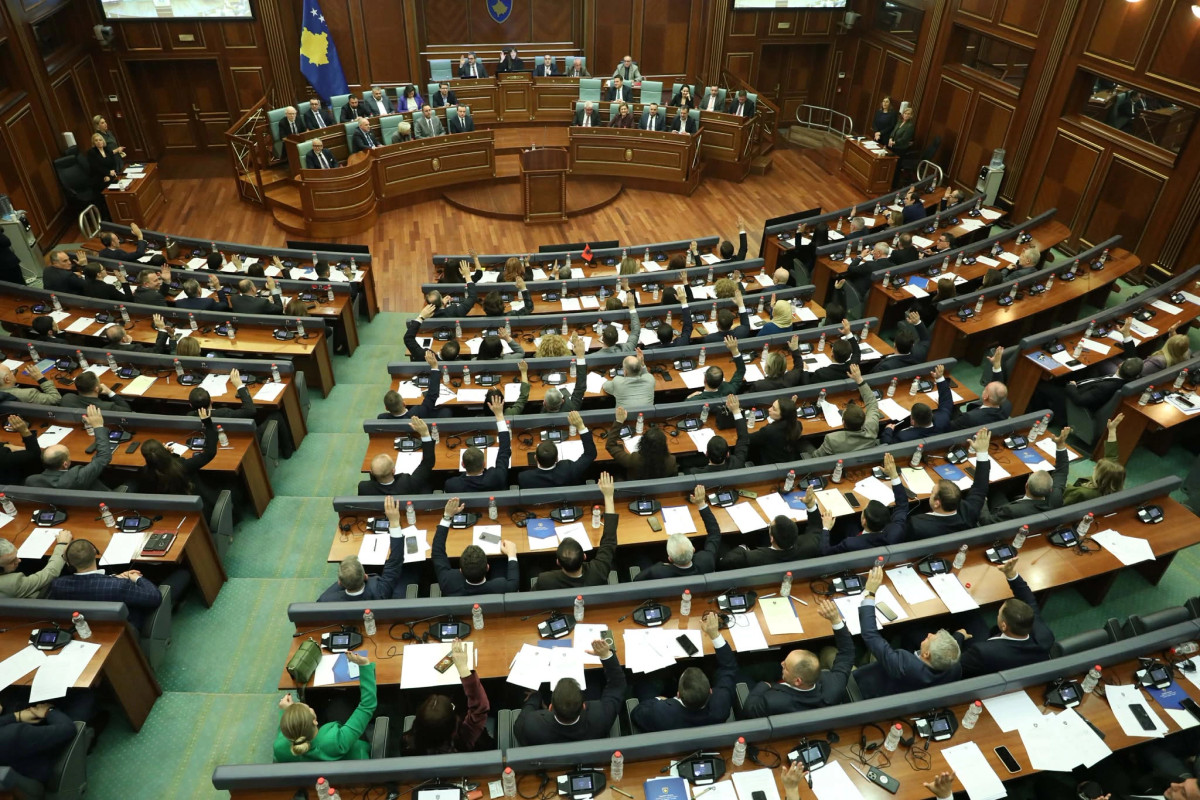 sigurohen-pagat-e-marsit-kuvendi-miraton-zgjatjen-buxhetore