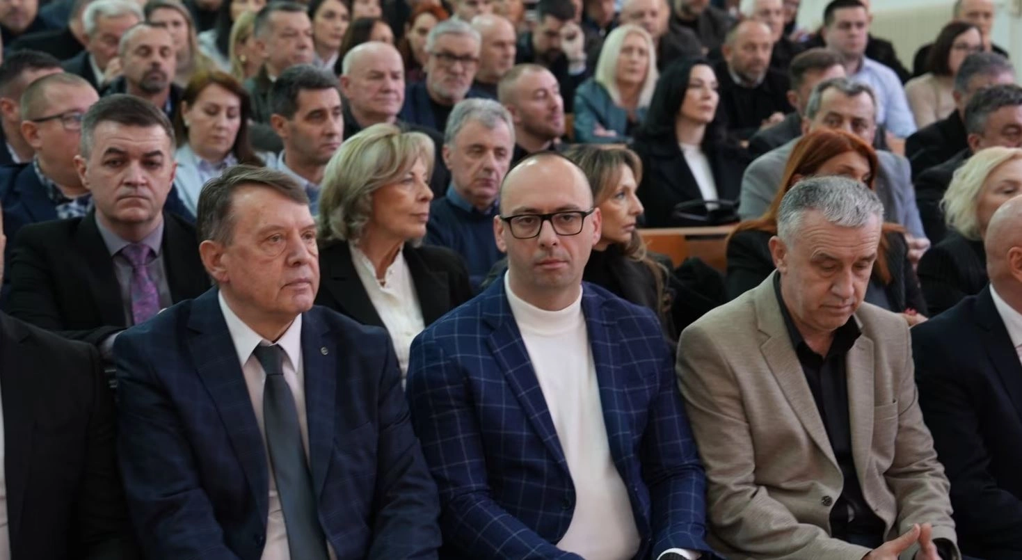 Përfaqësuesit serbë në Kosovë: Për çështjet e arsimit dhe shëndetësisë të diskutohet në Bruksel