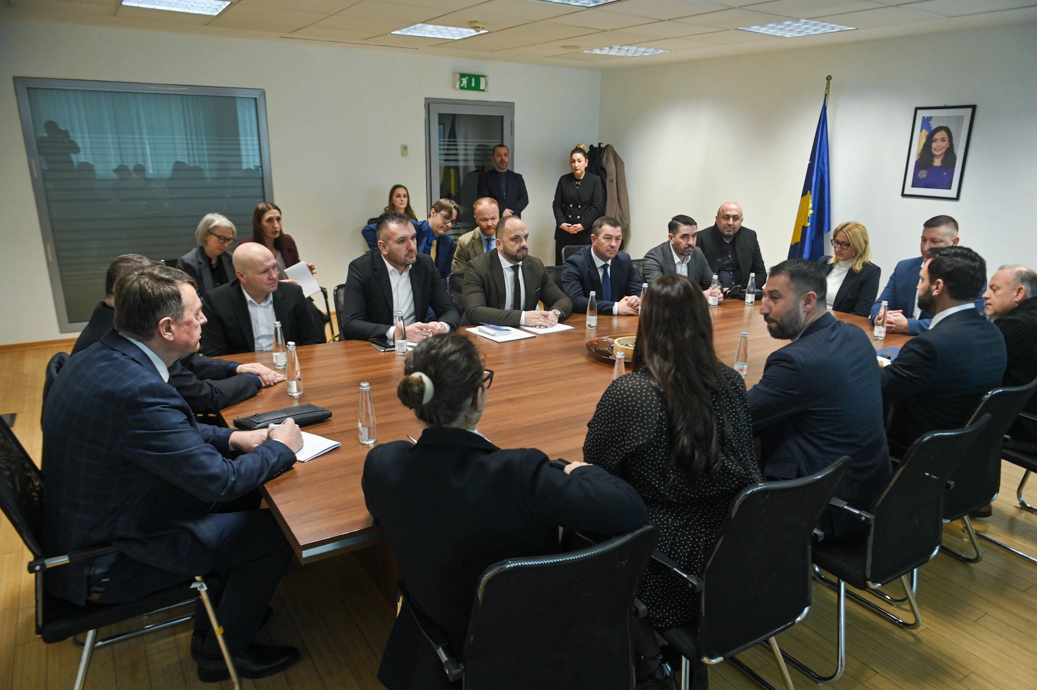 Krasniqi flet për takimin me kryetarët serbë: Qeveria e gatshme për mbështetje