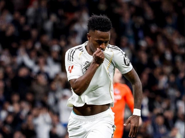 Reali  rrëmben  pozitën e parë