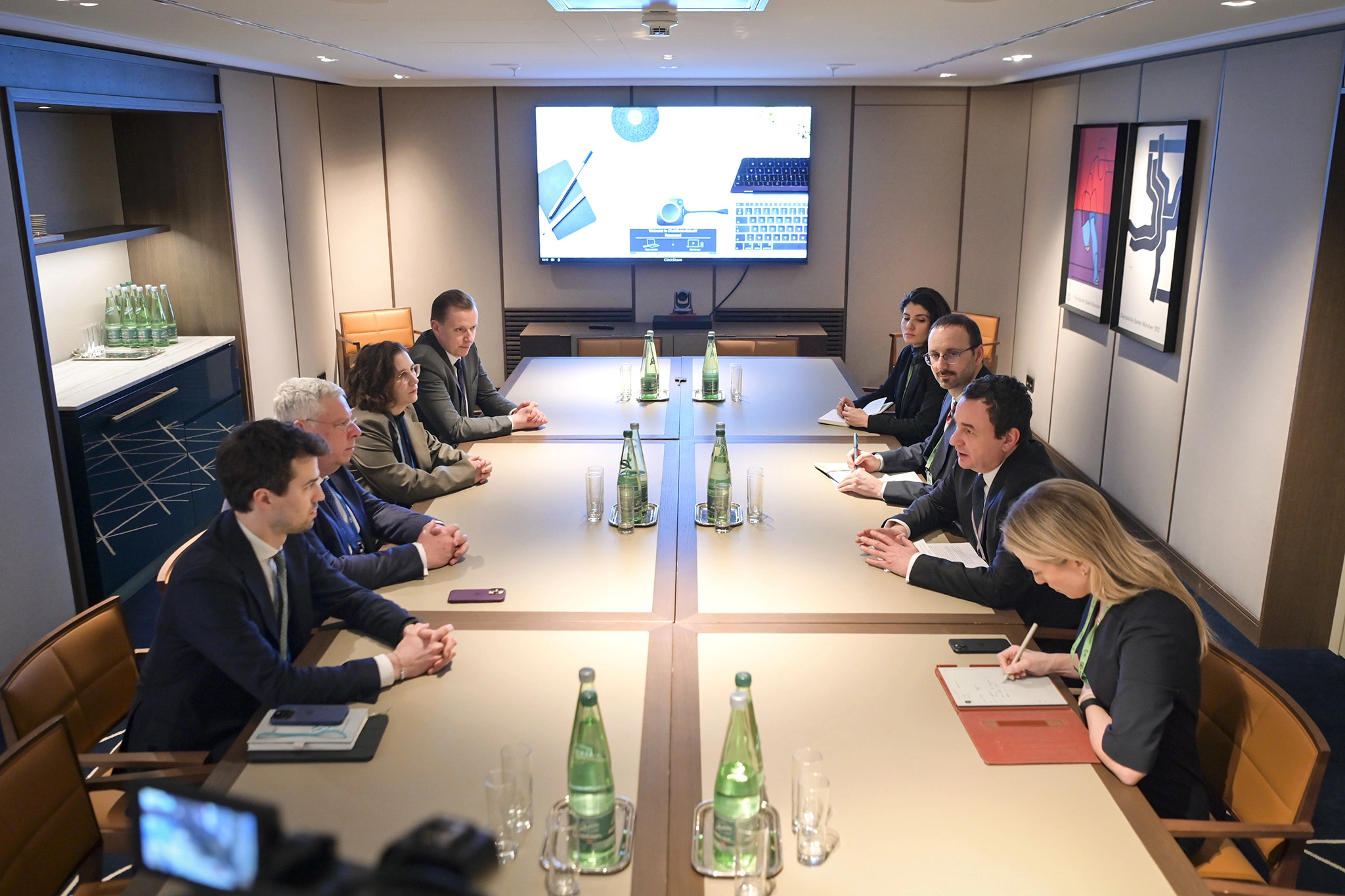 Albin Kurti - Gjermani