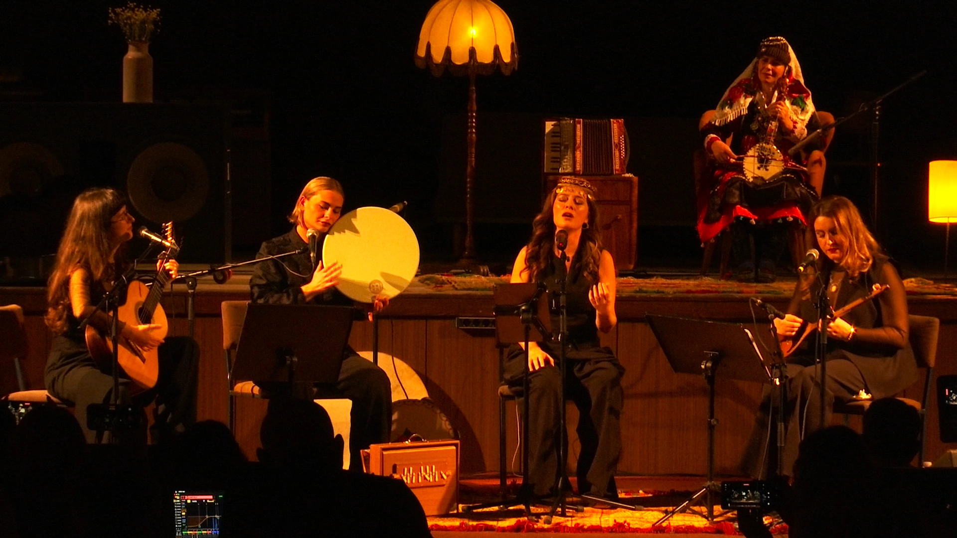 “Koncert i veçantë që sjell në skenë trashëgiminë muzikore shqiptare, të ripërpunuar me ndjeshmëri klasike dhe interpretim bashkëkohor”, është përshkrimi për “Echos of origin”