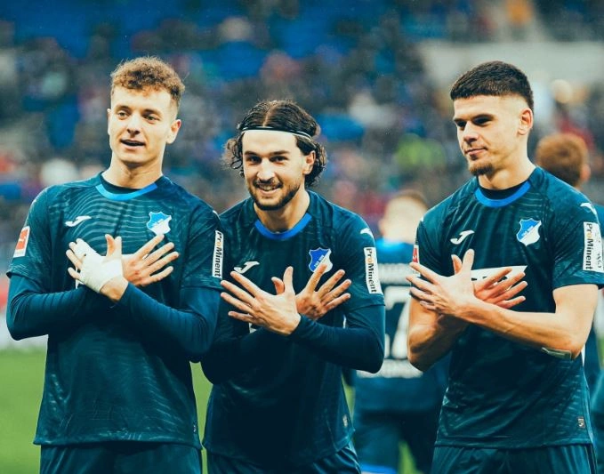 Fisnik Asllani  Leon Avdullahu Albian Hajdari