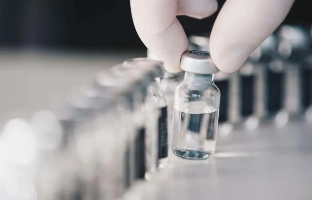 studiuesit-vaksina-ne-forme-spreji-nazal-mund-te-mbroje-kunder-kolles-ftohjeve-dhe-gripave