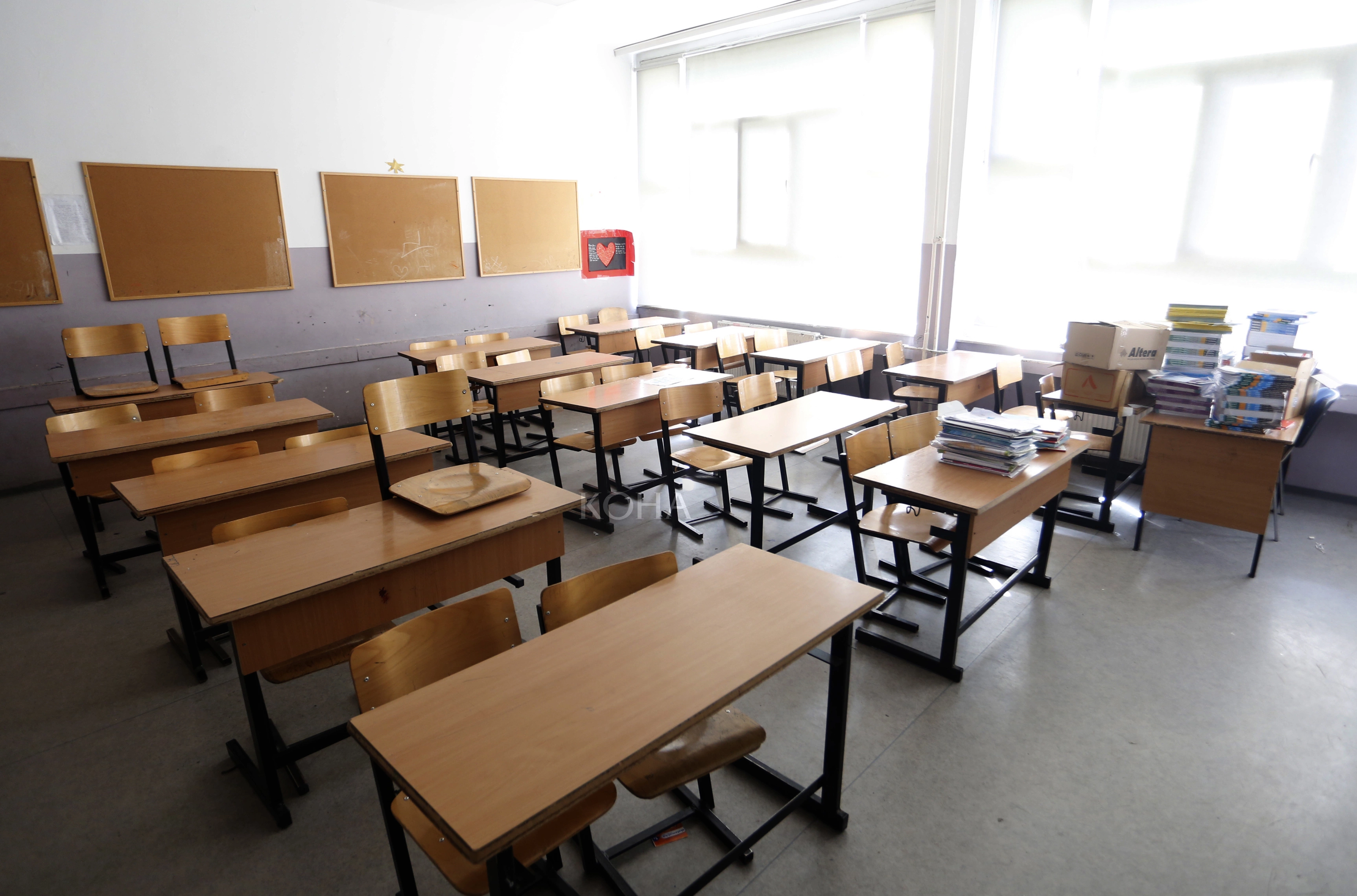 Shkolla Ismail Qemali Prishtine Nxenes Greva Klaset