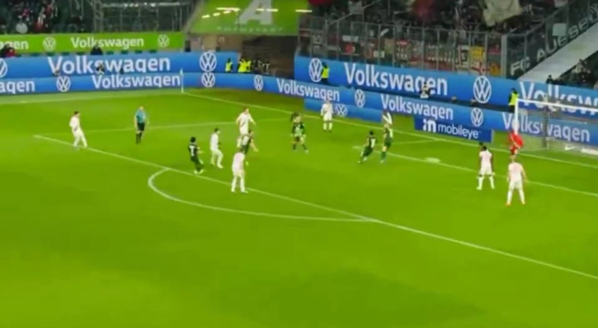 Rexhbeçaj me gol të minutave shtesë ia siguron fitoren Augsburgut