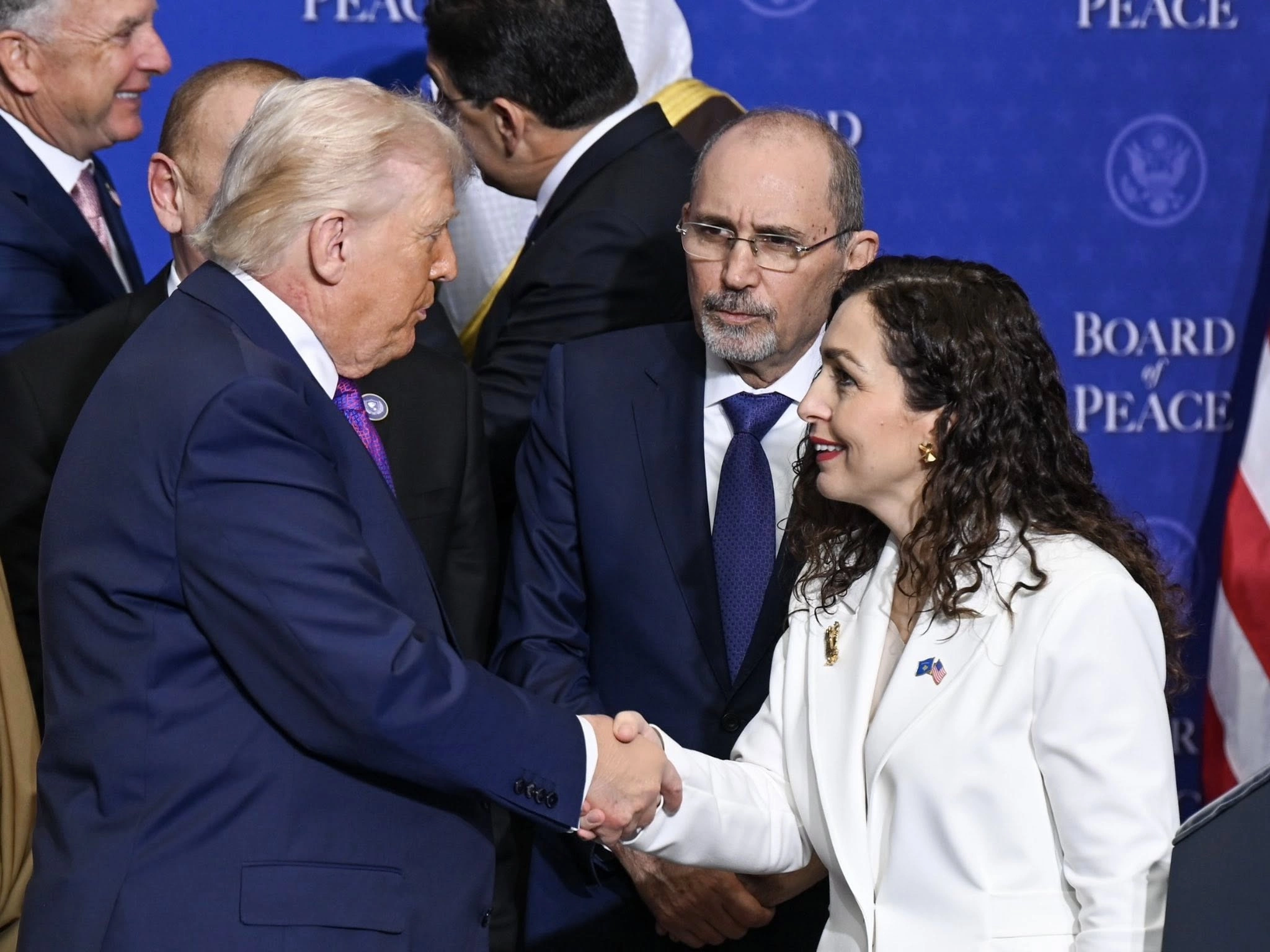 Vjosa Osmani - Donald Trump