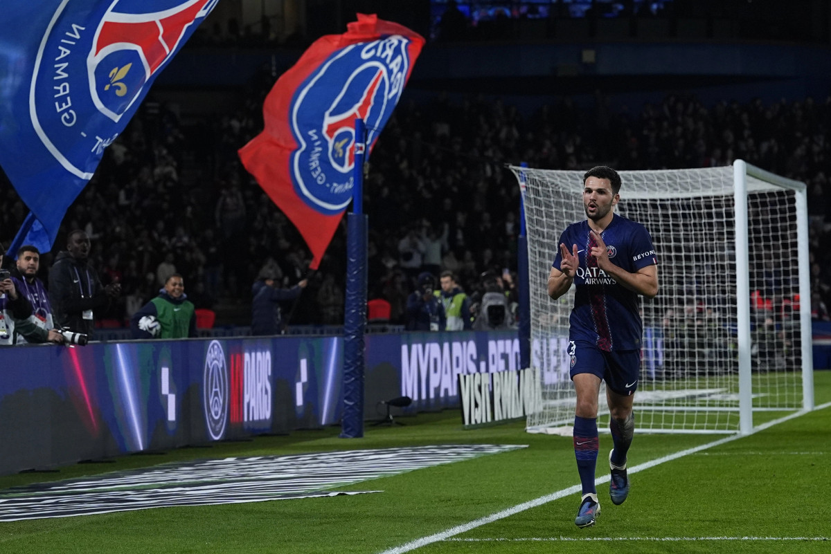 Parisi fiton bindshëm dhe kthehet në vendin e parë