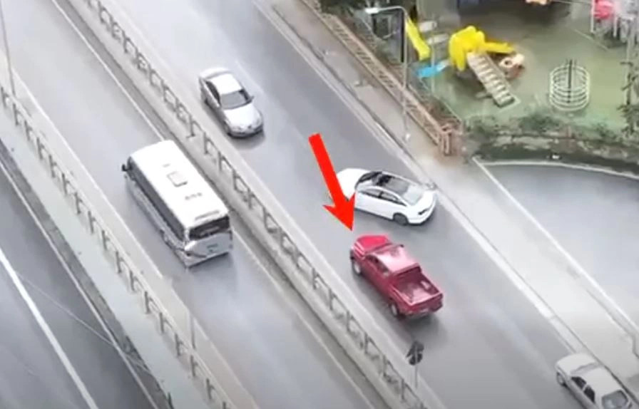 ndjeke-me-automjete-neper-rruge-policia-i-gjen-te-dyshuarit-10-kg-kanabis-ne-automjet